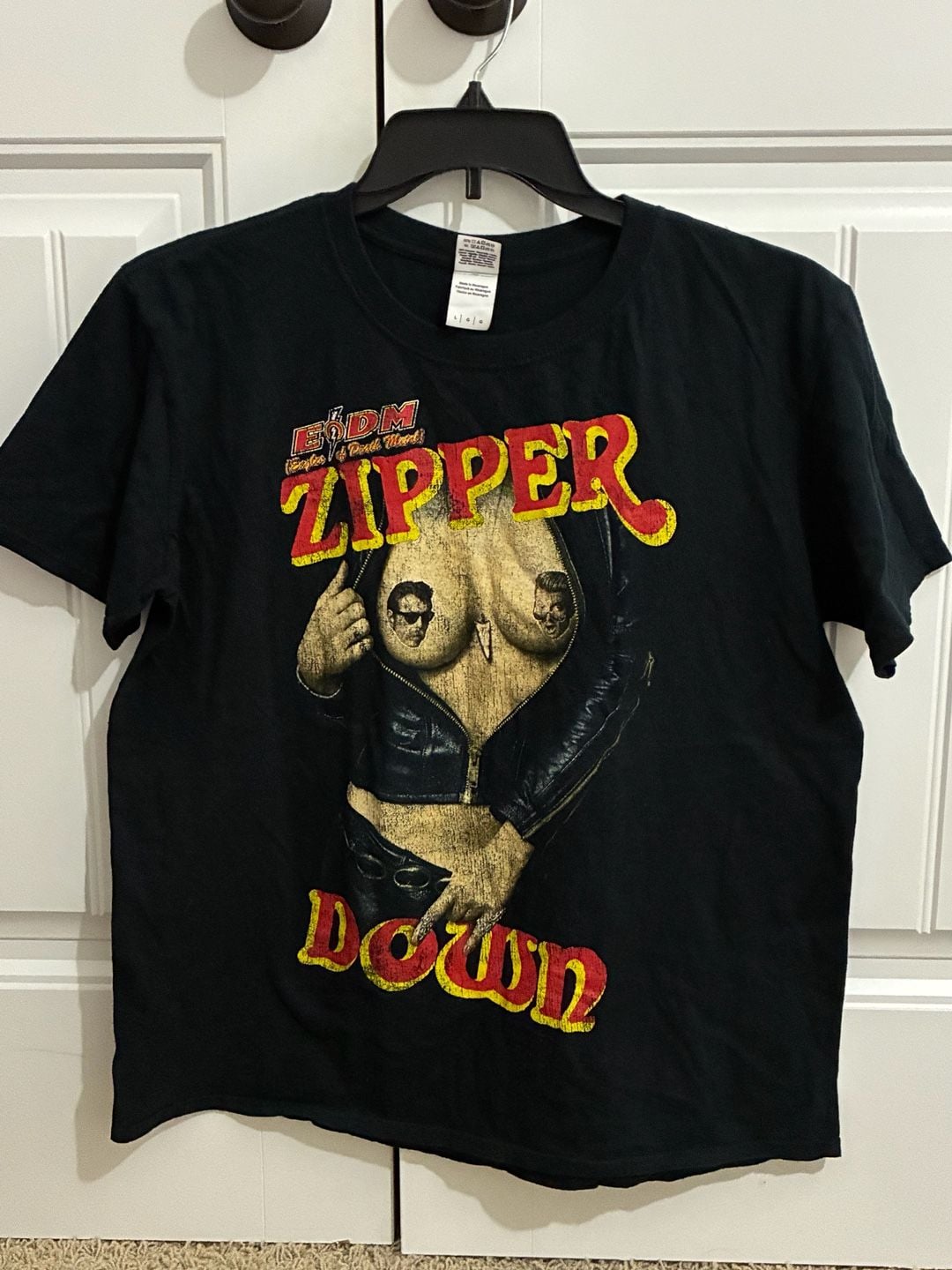 Gildan EDM Zipper Down 2015 North American Tour T-Shirt Size L Black 1