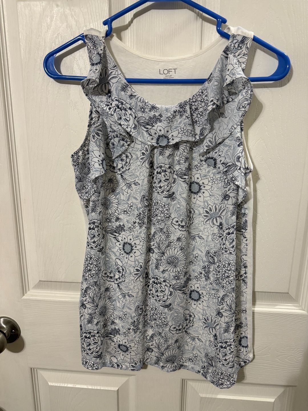 LOFT Outlet Ruffle Tank Top Size S Blue White Floral Print Sleeveless 2