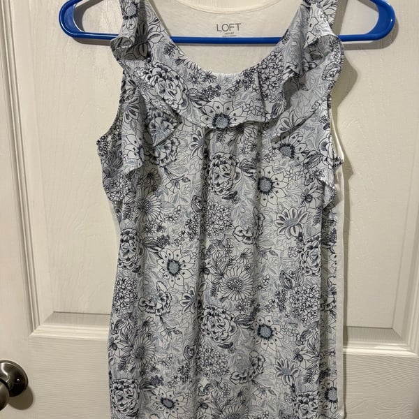LOFT Outlet Ruffle Tank Top Size S Blue White Floral Print Sleeveless