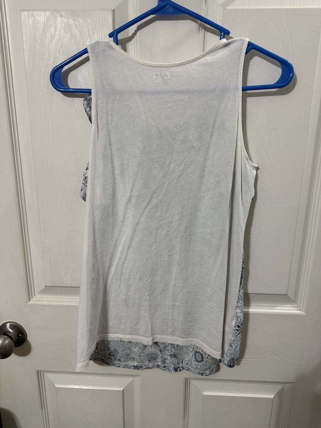 LOFT Outlet Ruffle Tank Top Size S Blue White Floral Print Sleeveless 3