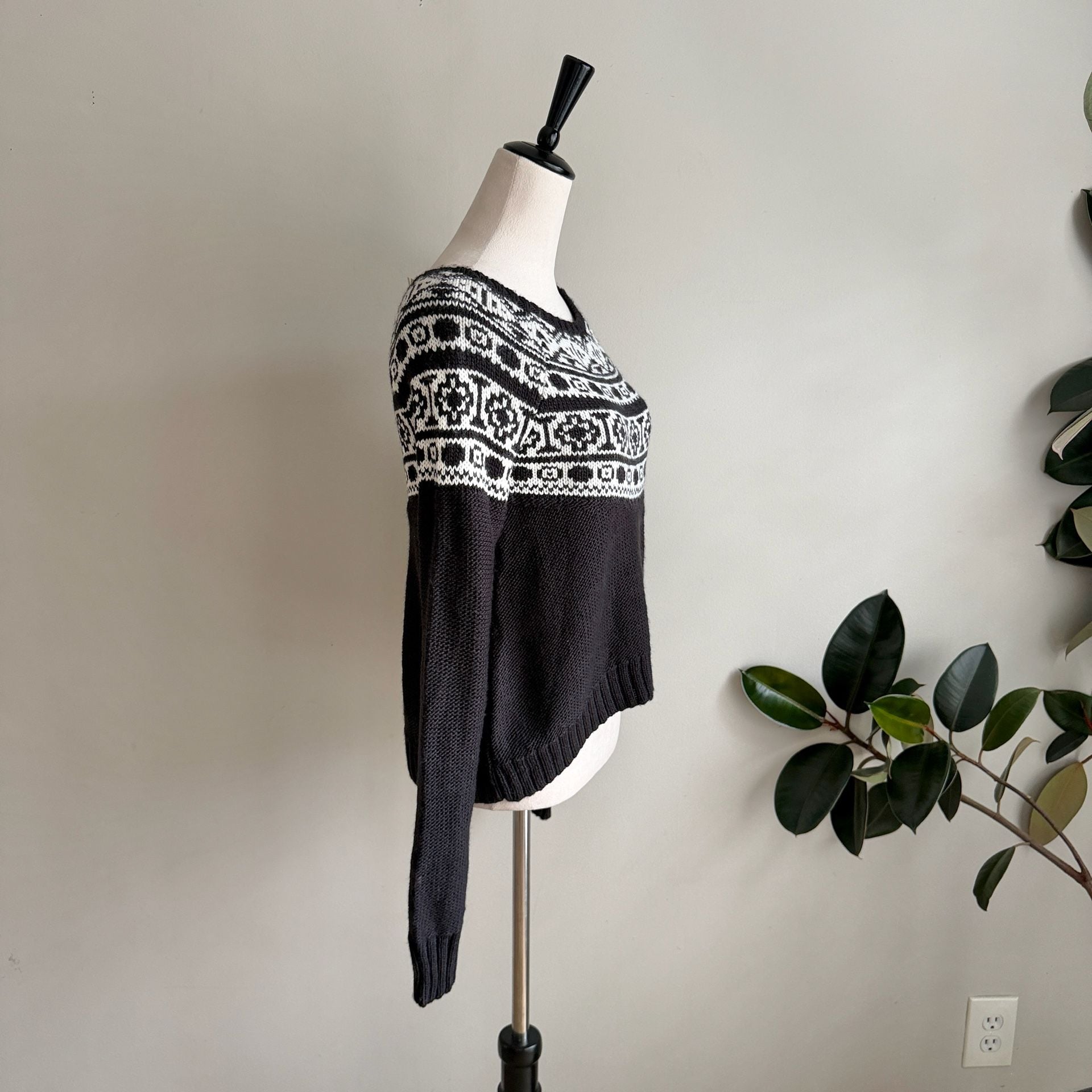 American Eagle Outfitters Fair Isle Sweater Size XS Black White Wool Blend 5
