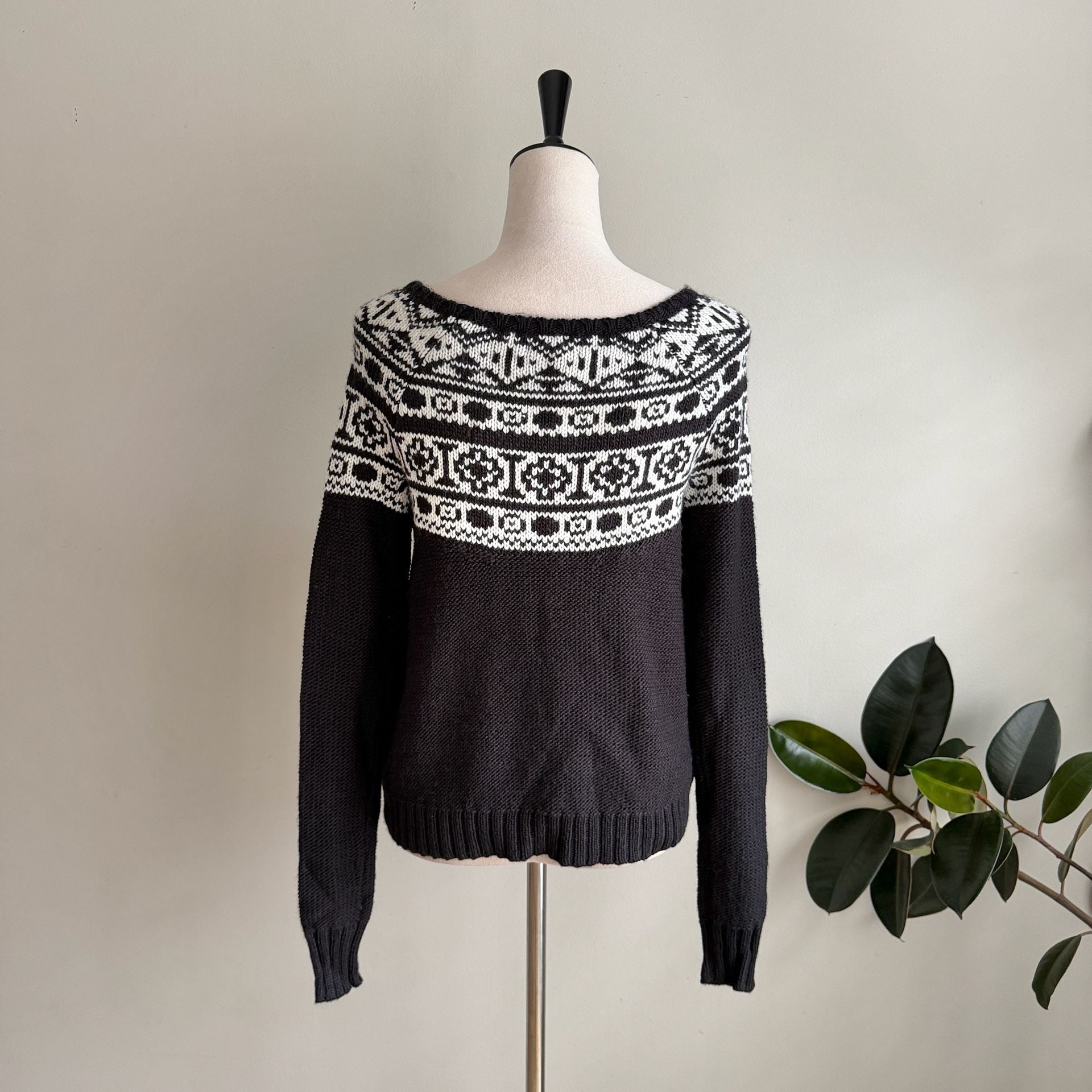 American Eagle Outfitters Fair Isle Sweater Size XS Black White Wool Blend 6
