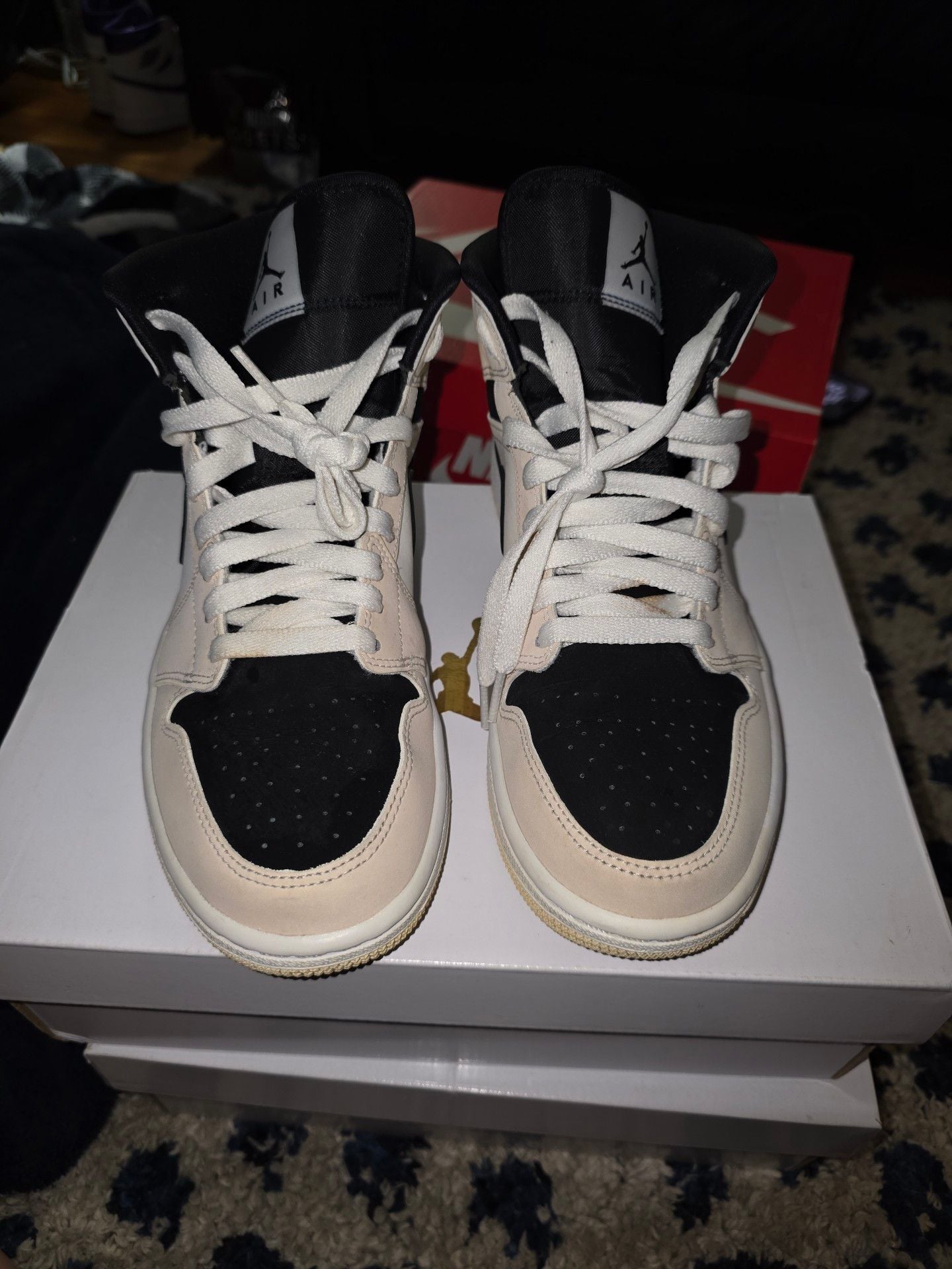 Air Jordan 1 Mid "Barely Orange" or the "Guava Ice" size 8.5 2