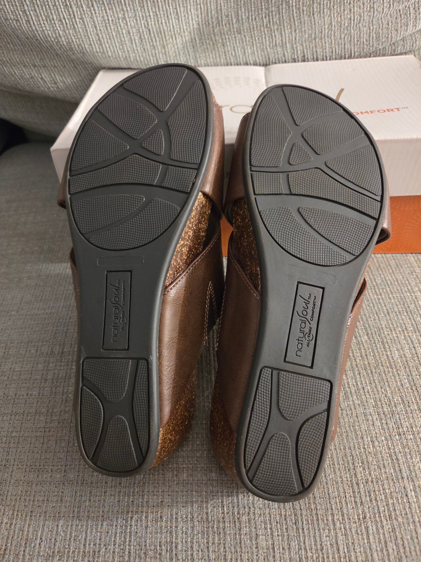 Natural Soul Kyra Wedge Sandals Brown 7