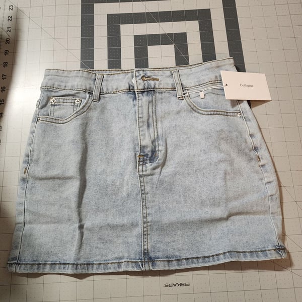 Cothqiue Denim Skirt Size S Light Wash Cotton Blend Mini