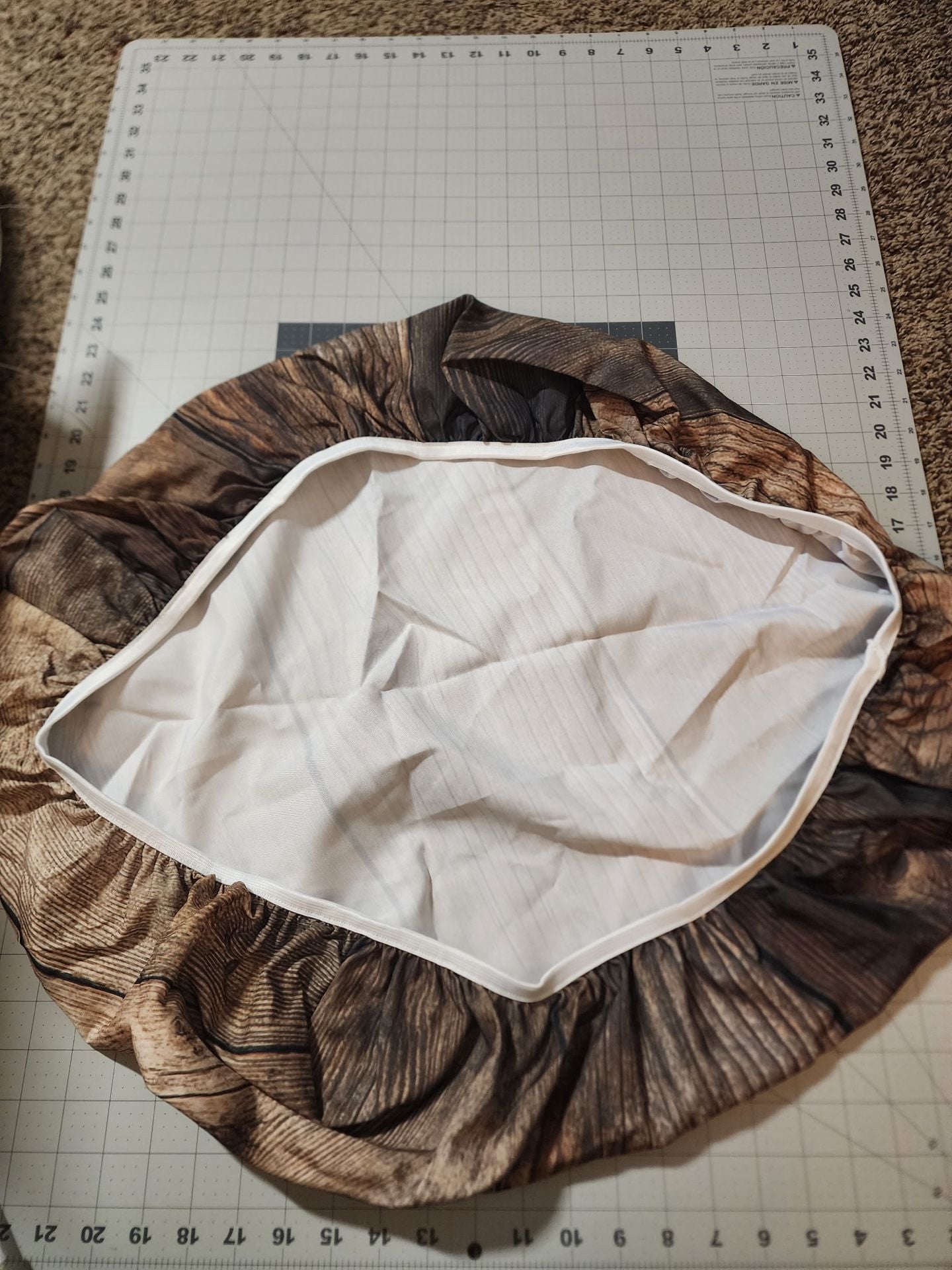 Round fitted tablecloth wood texture brown 2