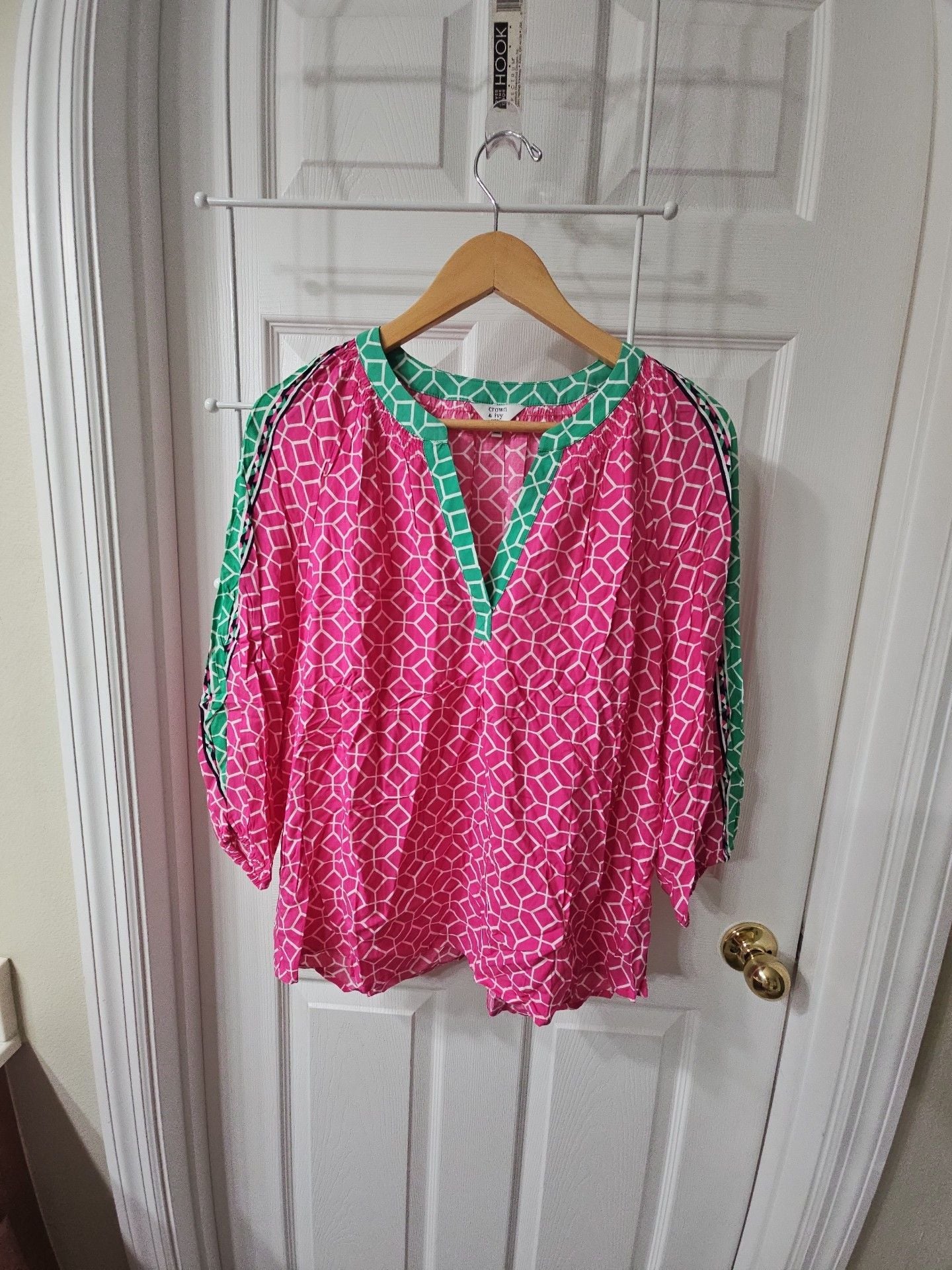 Crown & Ivy Blouse Size PL Pink Green Geometric Print 2