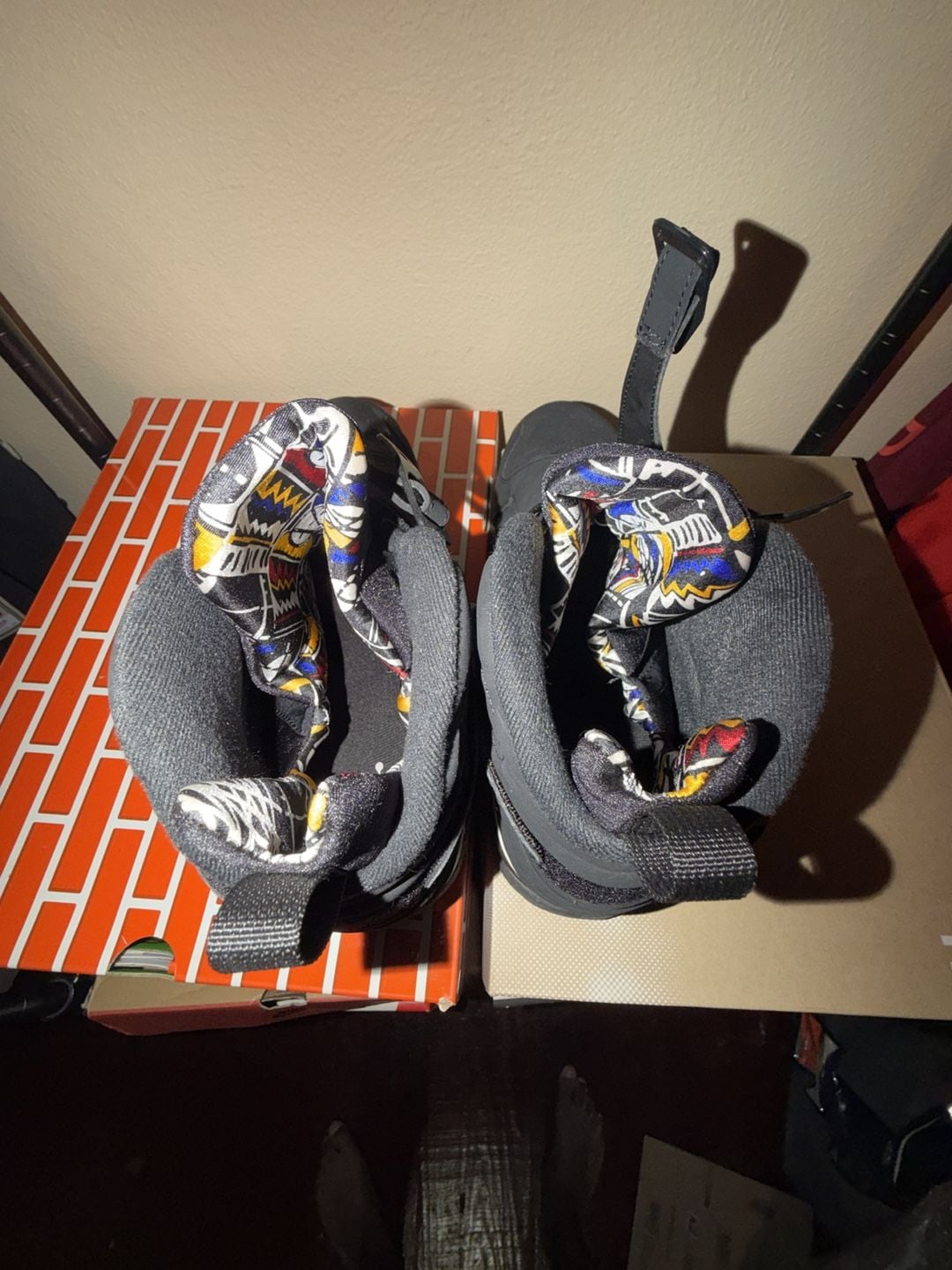 Jordan Retro 8 “Playoffs” 4
