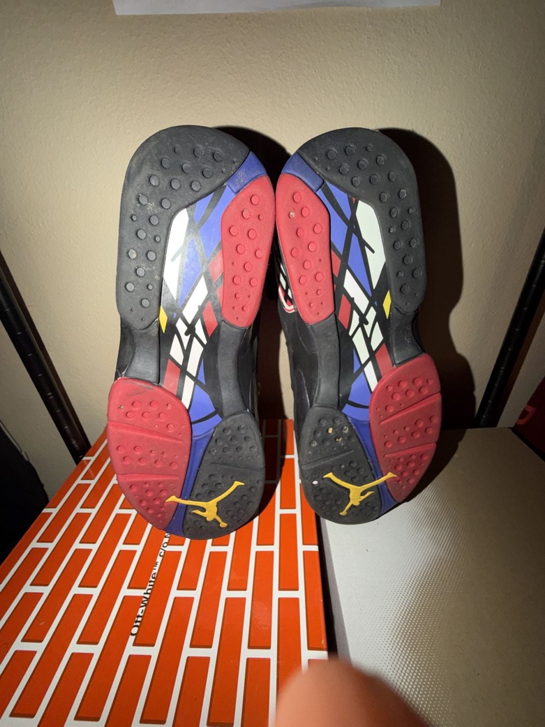 Jordan Retro 8 “Playoffs” 8