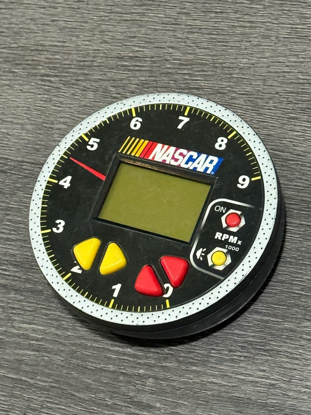 NASCAR electronic hand held racing game Techno Source 2005 2