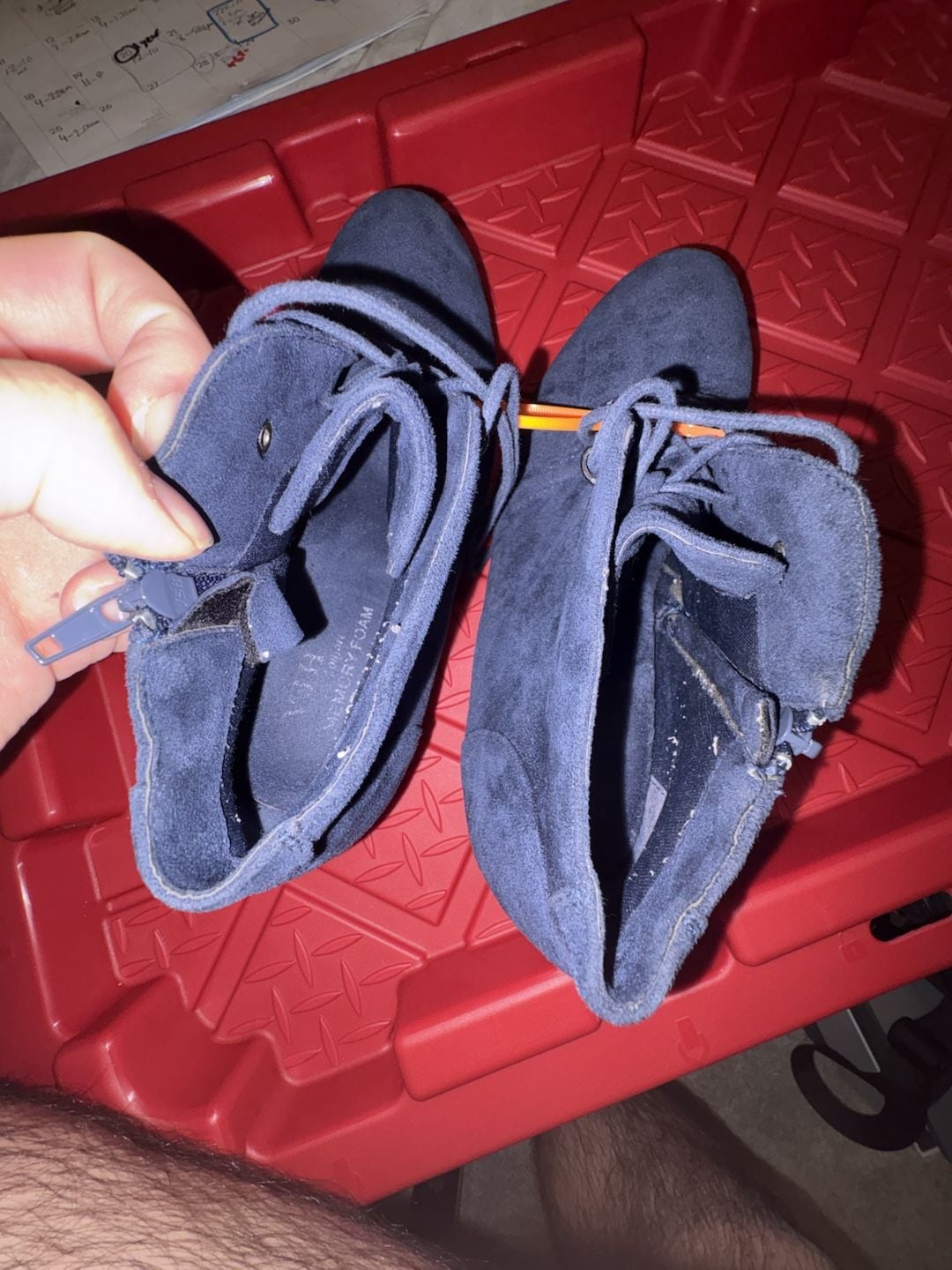VIH MEMORY FOAM Ankle SUEDE Boots 🎃
Size 9.5 Blue Suede 7