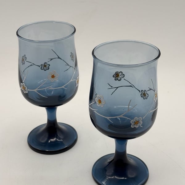 Libbey Smoky Blue Dogwood Blossom Wine Glasses Set of 2