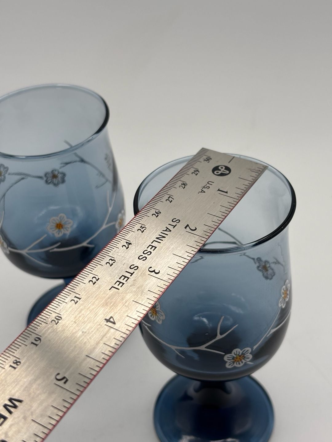 Libbey Smoky Blue Dogwood Blossom Wine Glasses Set of 2 3
