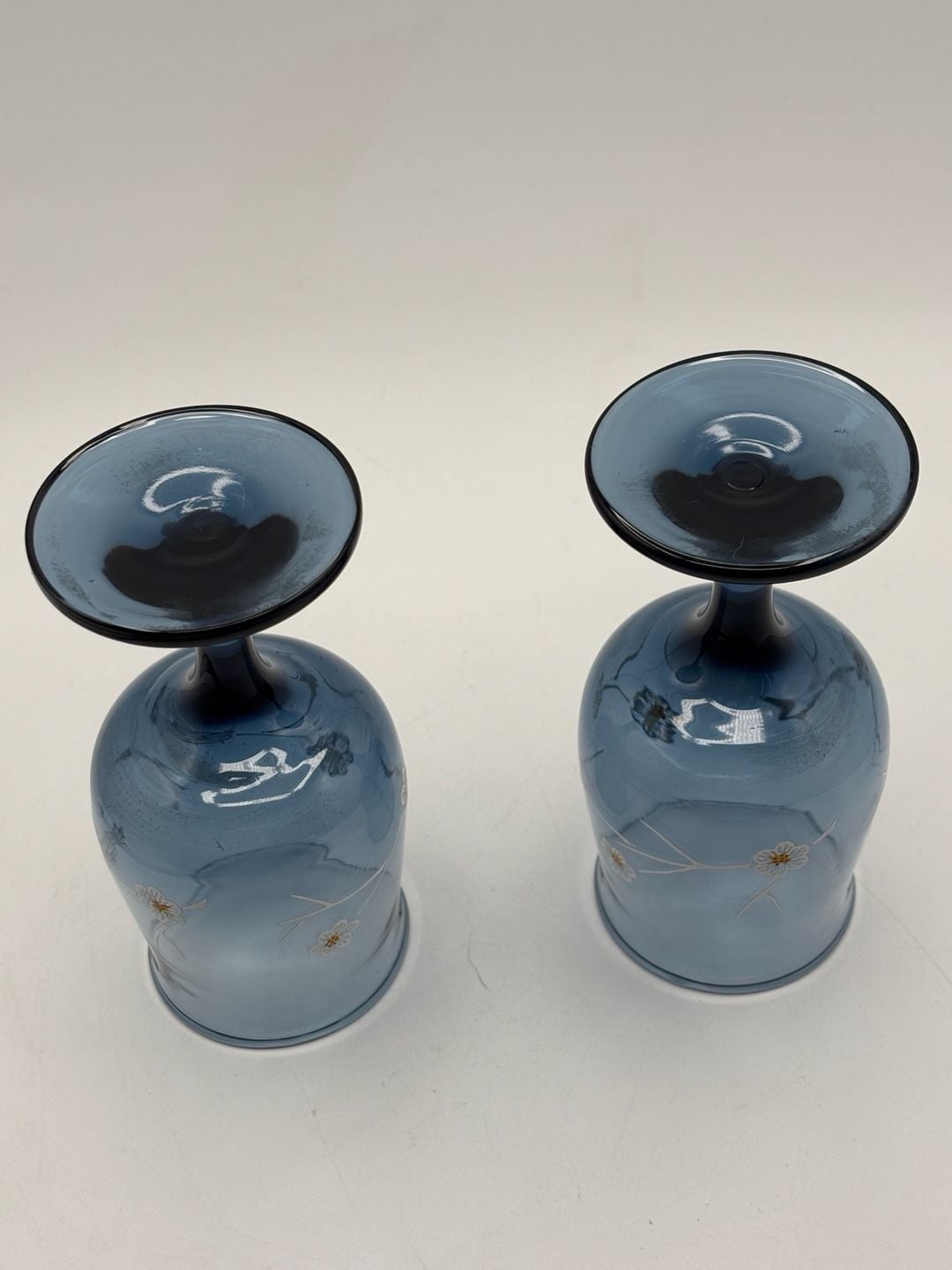 Libbey Smoky Blue Dogwood Blossom Wine Glasses Set of 2 4