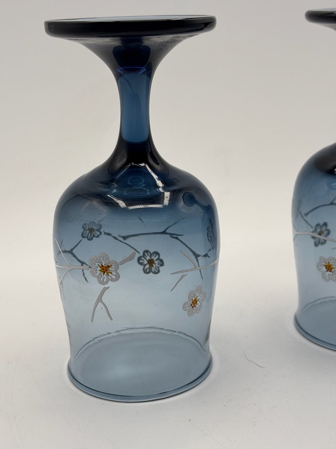 Libbey Smoky Blue Dogwood Blossom Wine Glasses Set of 2 5