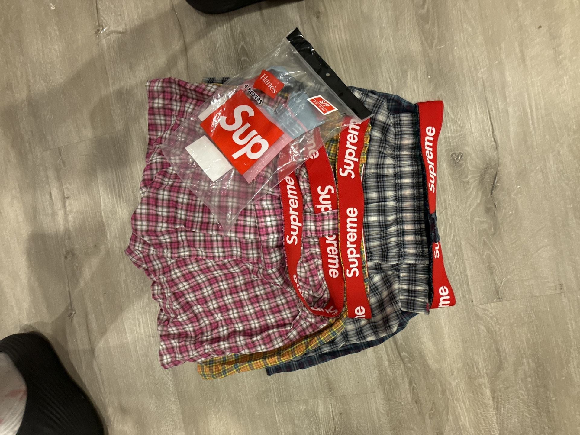 Supreme Hanes Plaid Boxers Size S 4 Pack 2