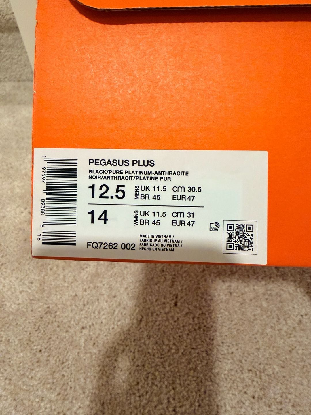 Nike ZoomX Pegasus Plus Size 12.5 Black Pure Platinum Flyknit 11