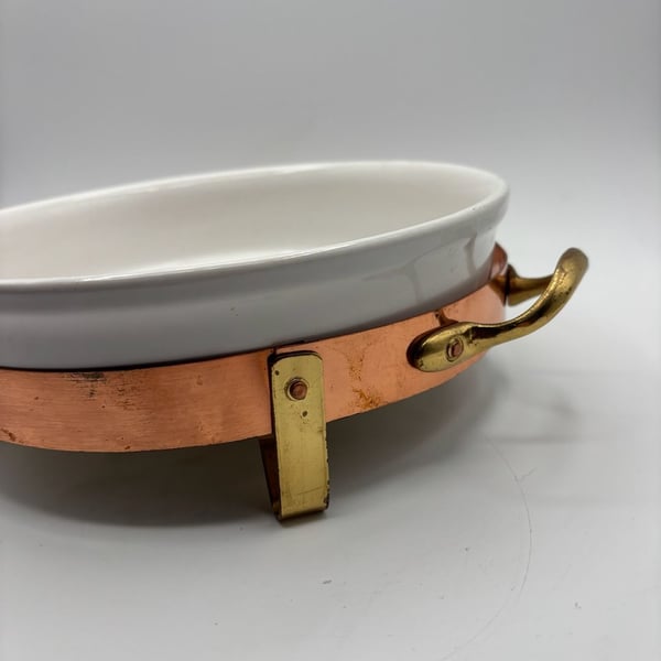 Old Dutch Copper and Brass Stand White Casserole Dish 9 Inch