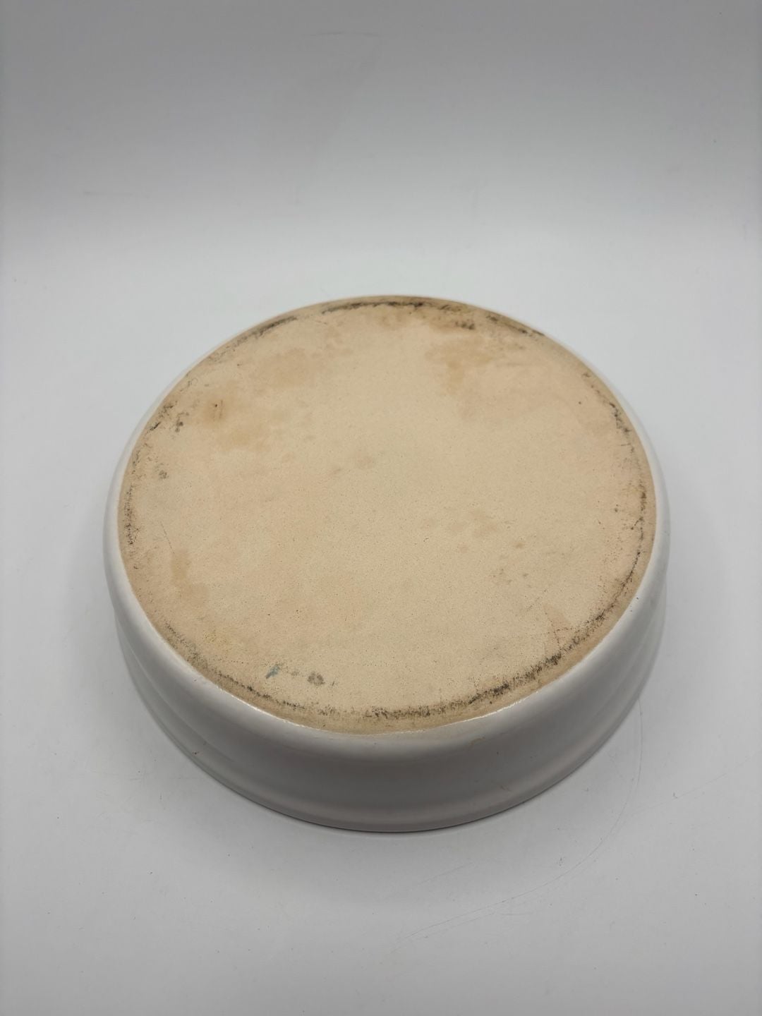 Old Dutch Copper and Brass Stand White Casserole Dish 9 Inch 9