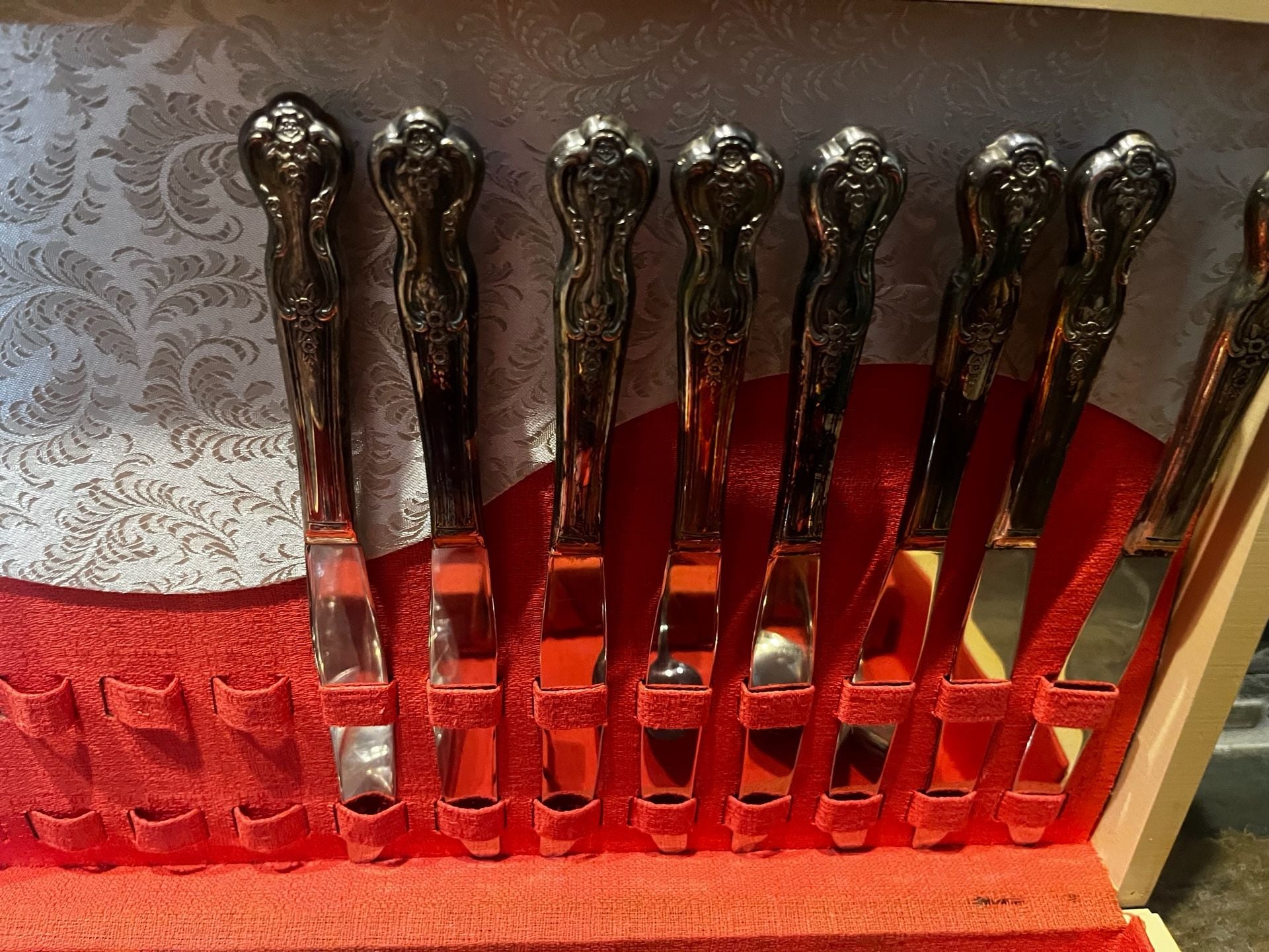Wm Rogers Silverplate Flatware 50 pc Set with Wooden Storage Box 2