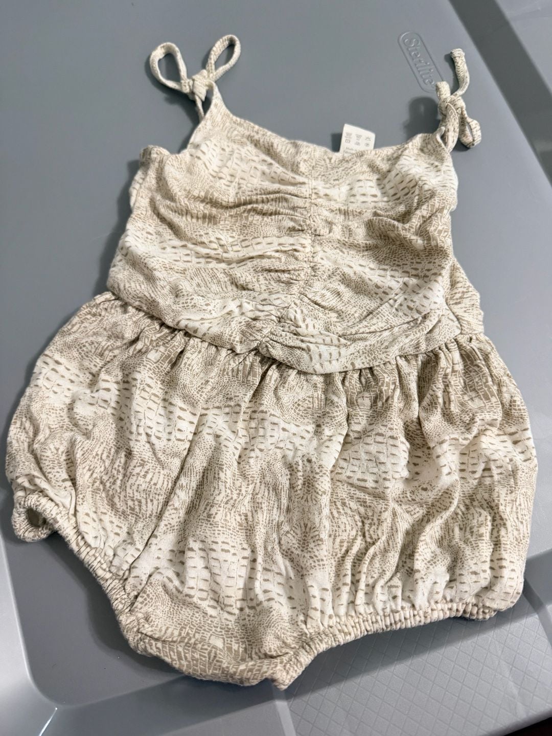 Kate Quinn Romper Size 6-12m Animal Alligator Print Bamboo Tie Strap 1