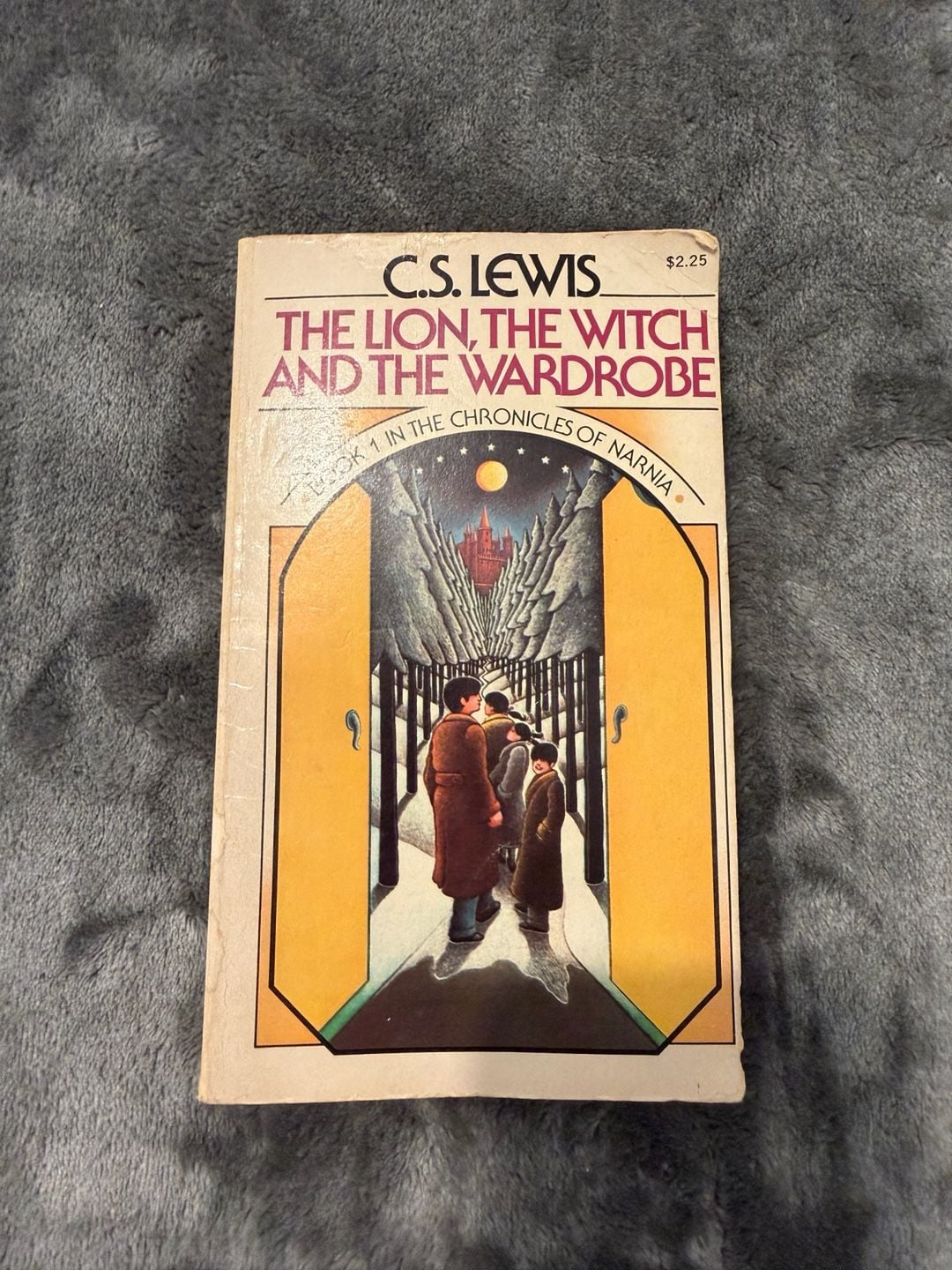 Collier Books The Lion, The Witch and the Wardrobe C.S. Lewis Paperback 1