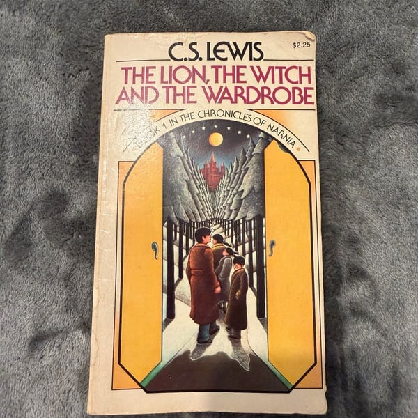 Collier Books The Lion, The Witch and the Wardrobe C.S. Lewis Paperback