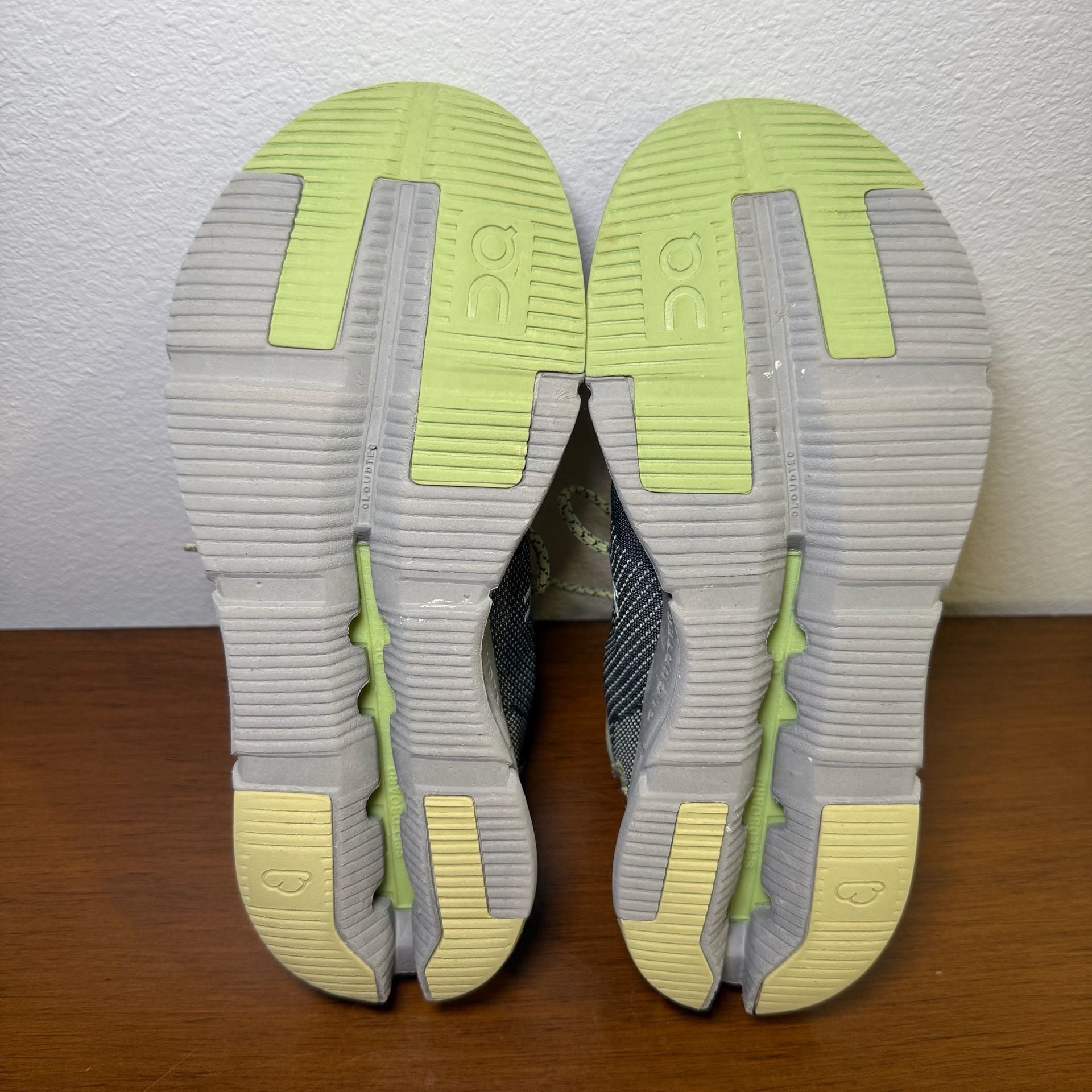 On Cloudnova Women US Size 8 Rock Meadow Running Shoes 7
