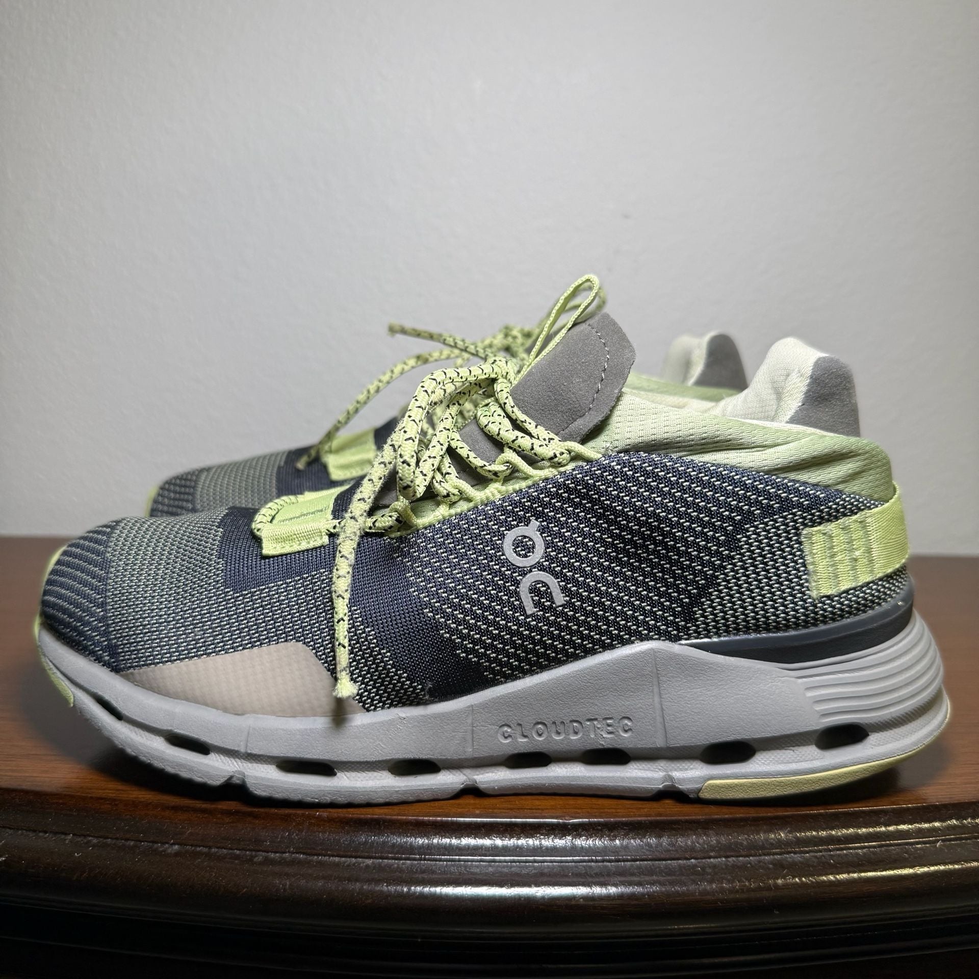 On Cloudnova Women US Size 8 Rock Meadow Running Shoes 11