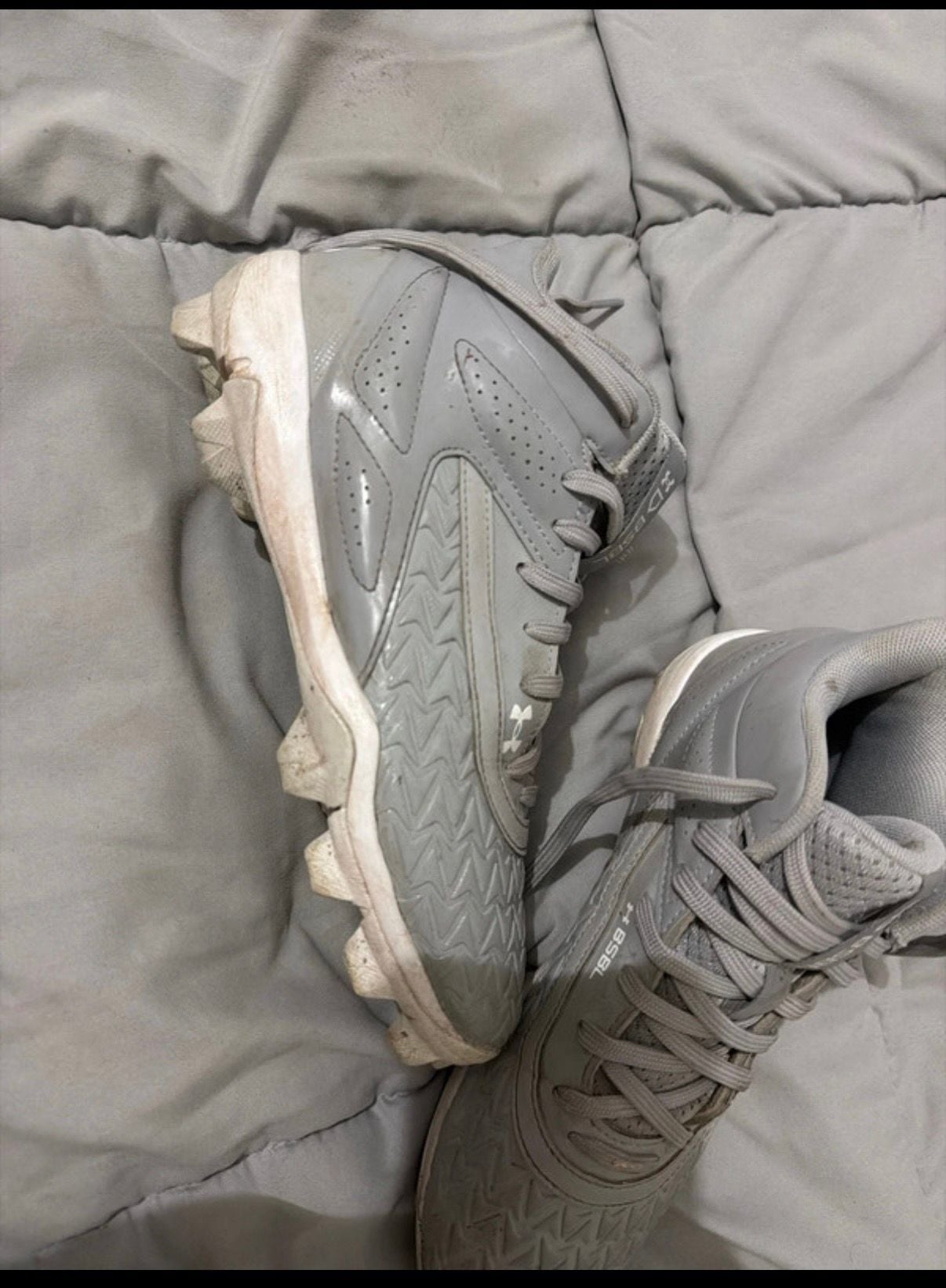 Under Armour Leadoff Mid RM 3.0 Size 5Y Baseball Cleats Gray 3
