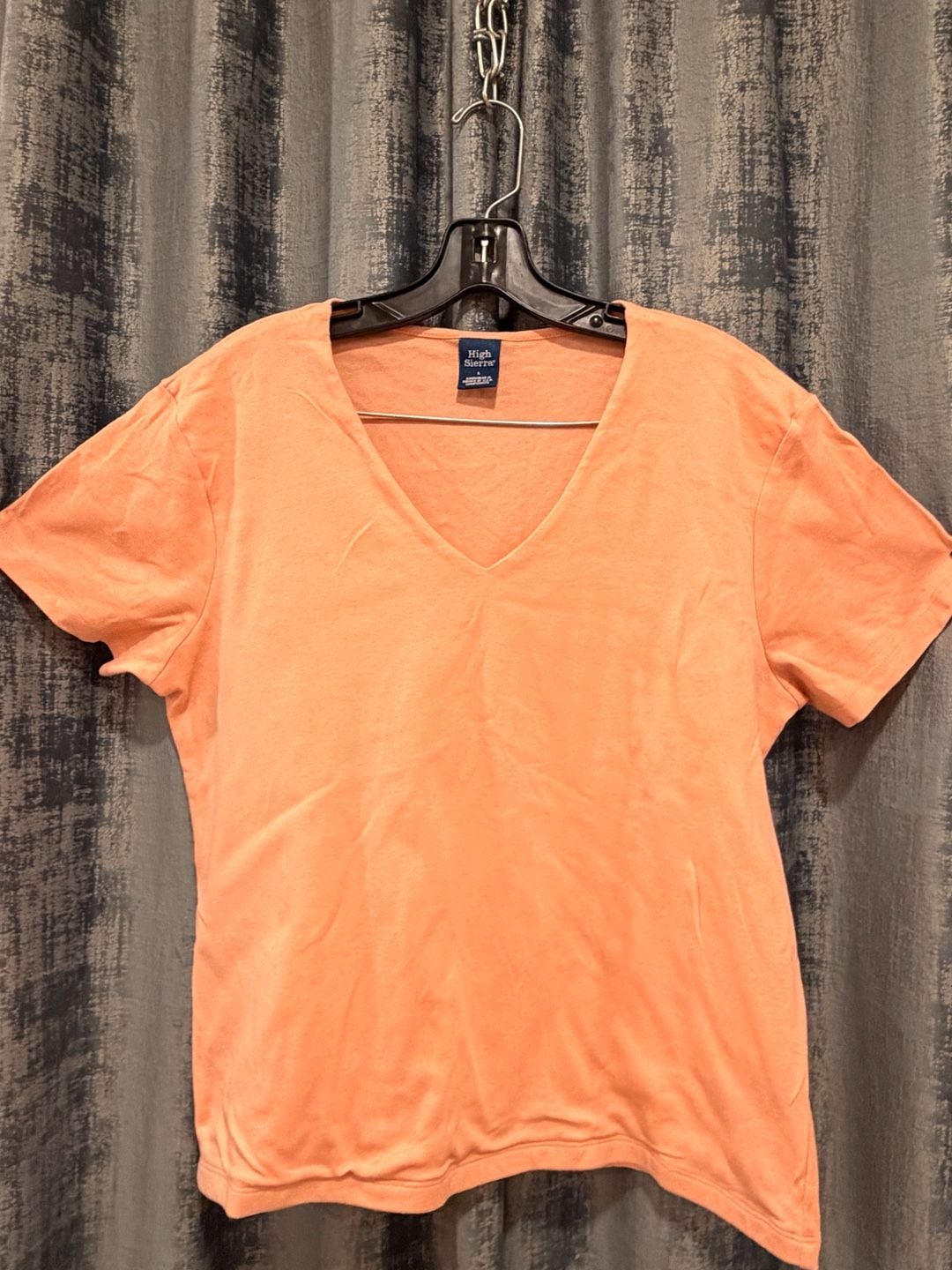 High Sierra V-Neck Short Sleeve T-Shirt Size L Peach 100% cotton 2