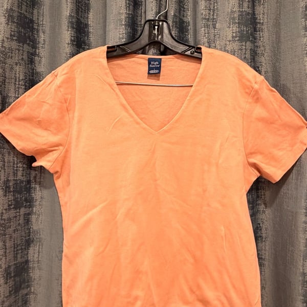 High Sierra V-Neck Short Sleeve T-Shirt Size L Peach 100% cotton