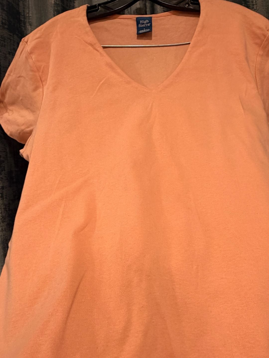 High Sierra V-Neck Short Sleeve T-Shirt Size L Peach 100% cotton 4