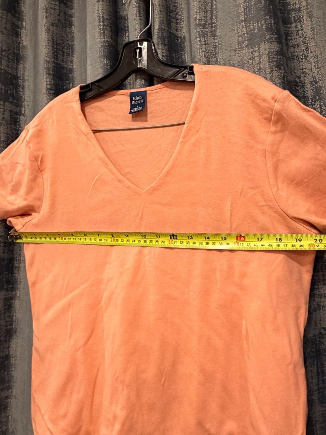 High Sierra V-Neck Short Sleeve T-Shirt Size L Peach 100% cotton 5
