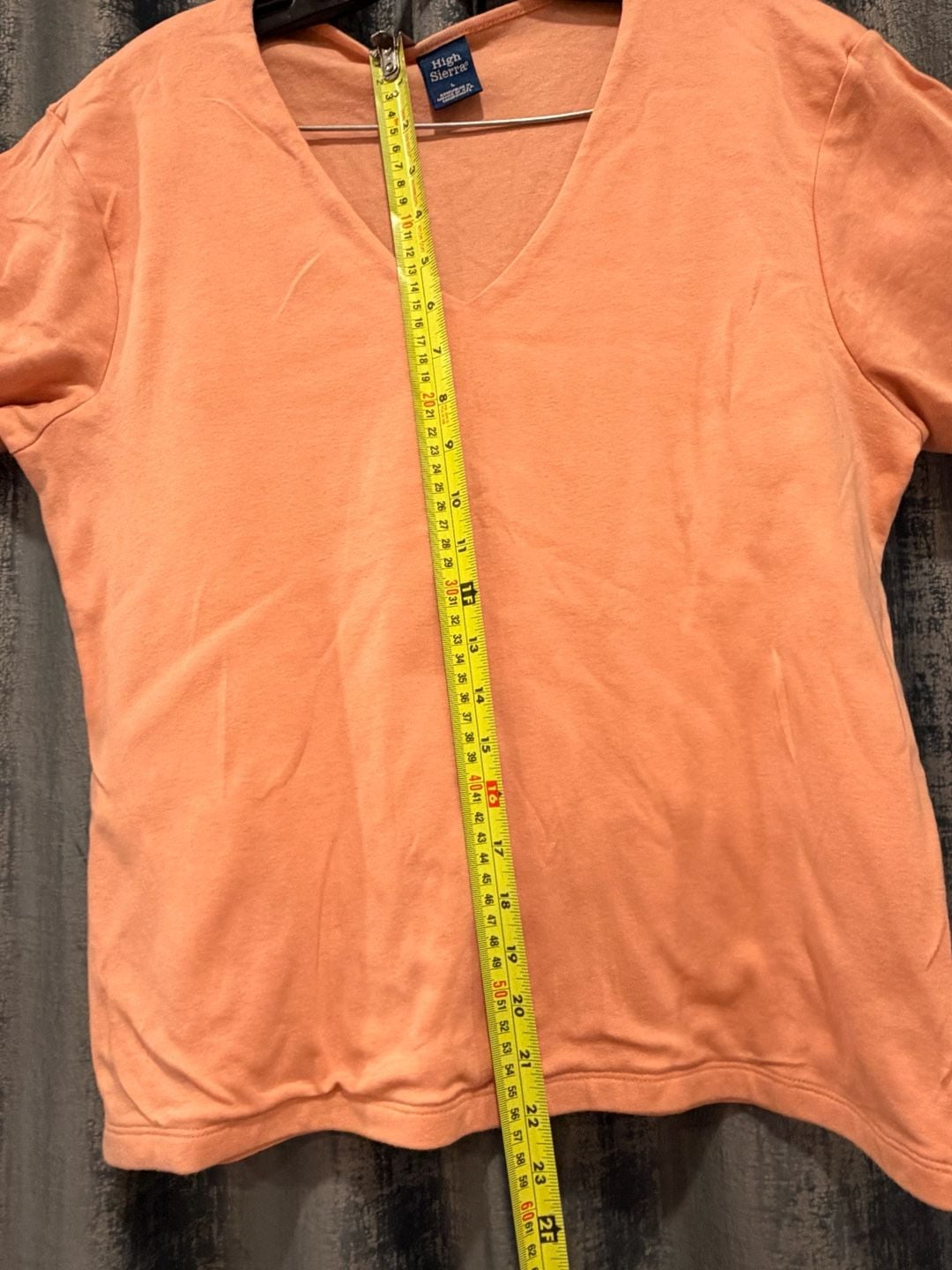 High Sierra V-Neck Short Sleeve T-Shirt Size L Peach 100% cotton 6