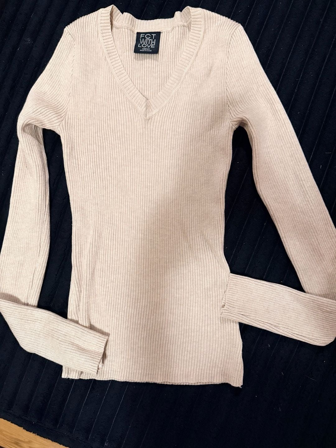 Fct With Love Ribbed V-Neck Sweater Size Medium Beige 2