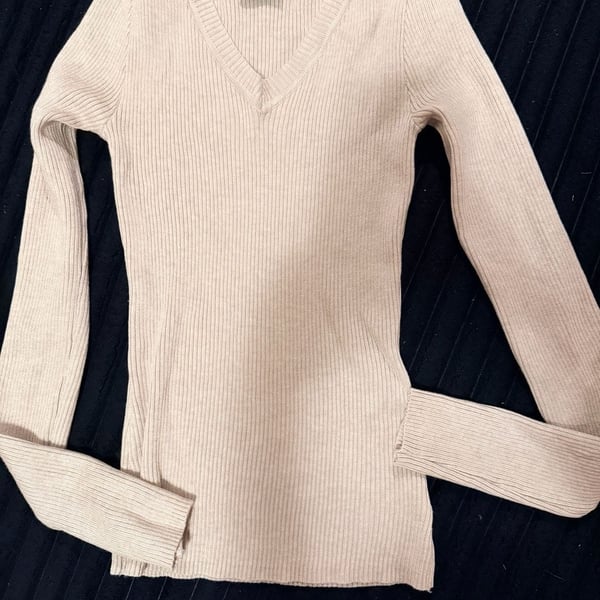 Fct With Love Ribbed V-Neck Sweater Size Medium Beige