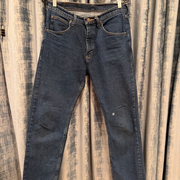 Wrangler Premium Quality Jeans Size 30x32 Dark Wash Denim