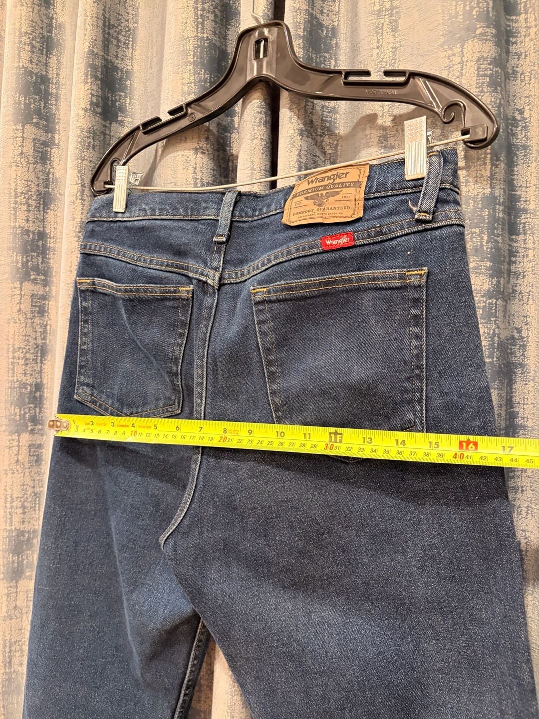 Wrangler Premium Quality Jeans Size 30x32 Dark Wash Denim 4