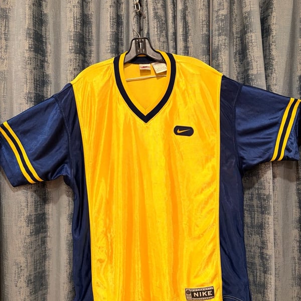 Nike Vintage Basketball Jersey Size L Yellow Blue V-Neck 90s