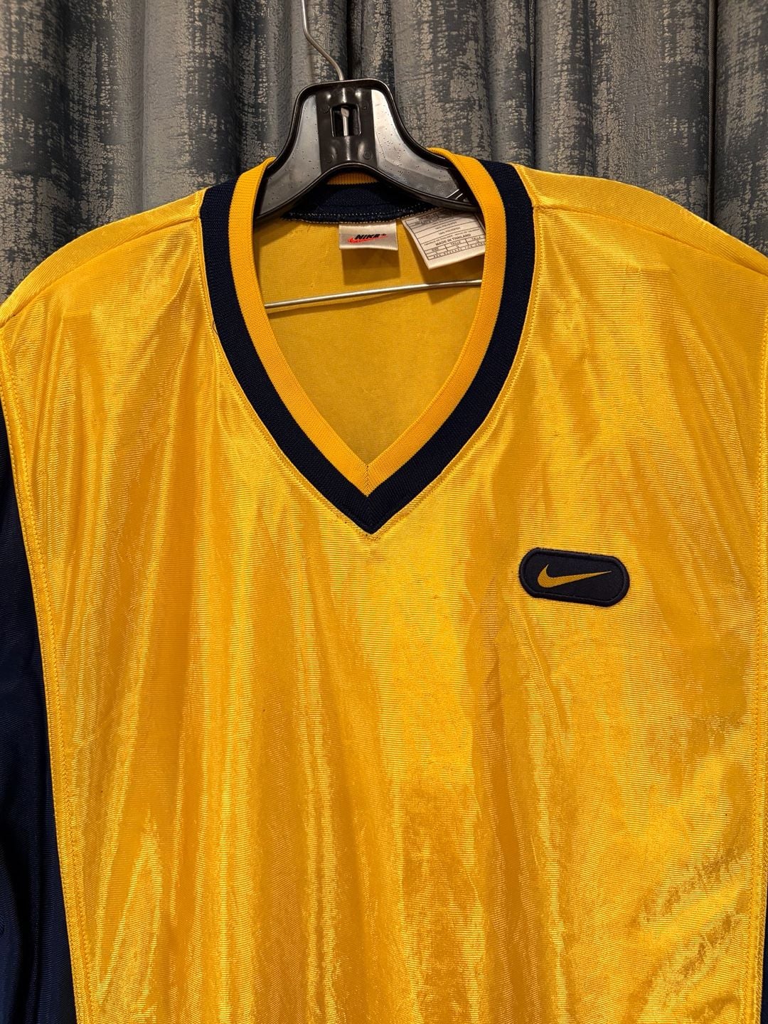 Nike Vintage Basketball Jersey Size L Yellow Blue V-Neck 90s 3