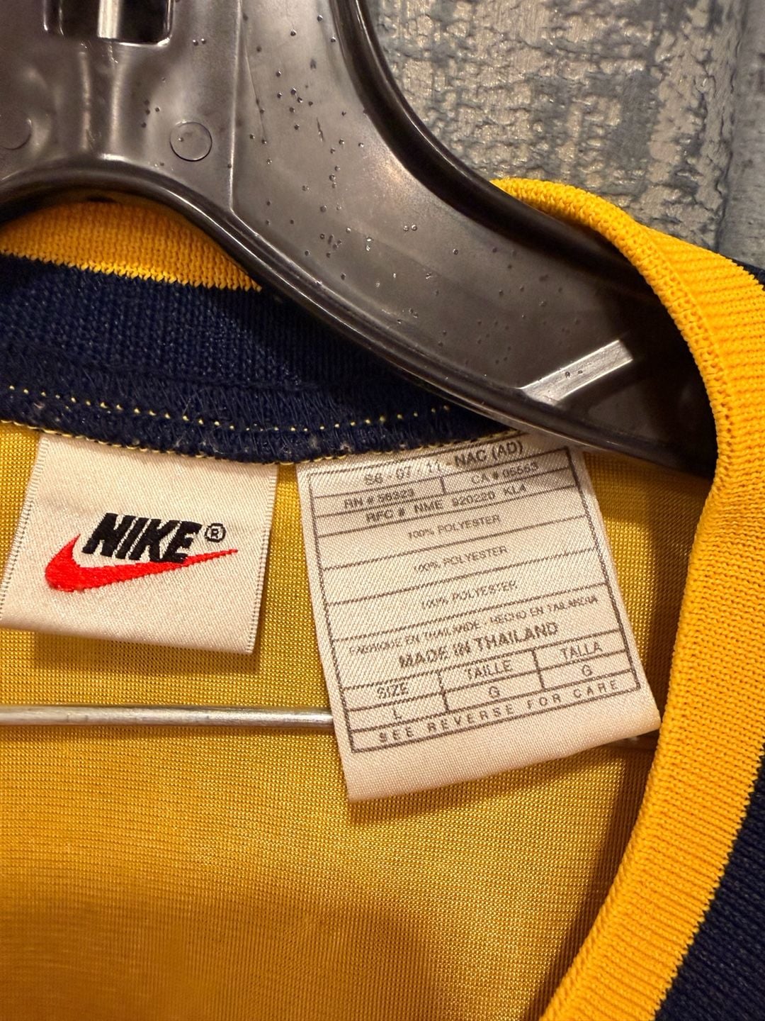Nike Vintage Basketball Jersey Size L Yellow Blue V-Neck 90s 4