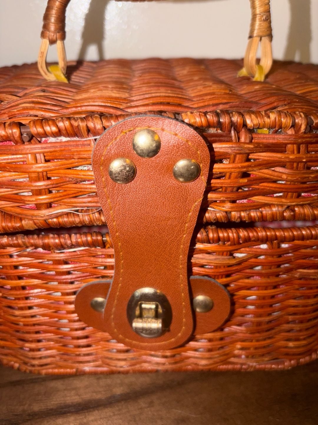 Vintage Wicker Picnic Basket Purse with Leather Handle and Clasp 3