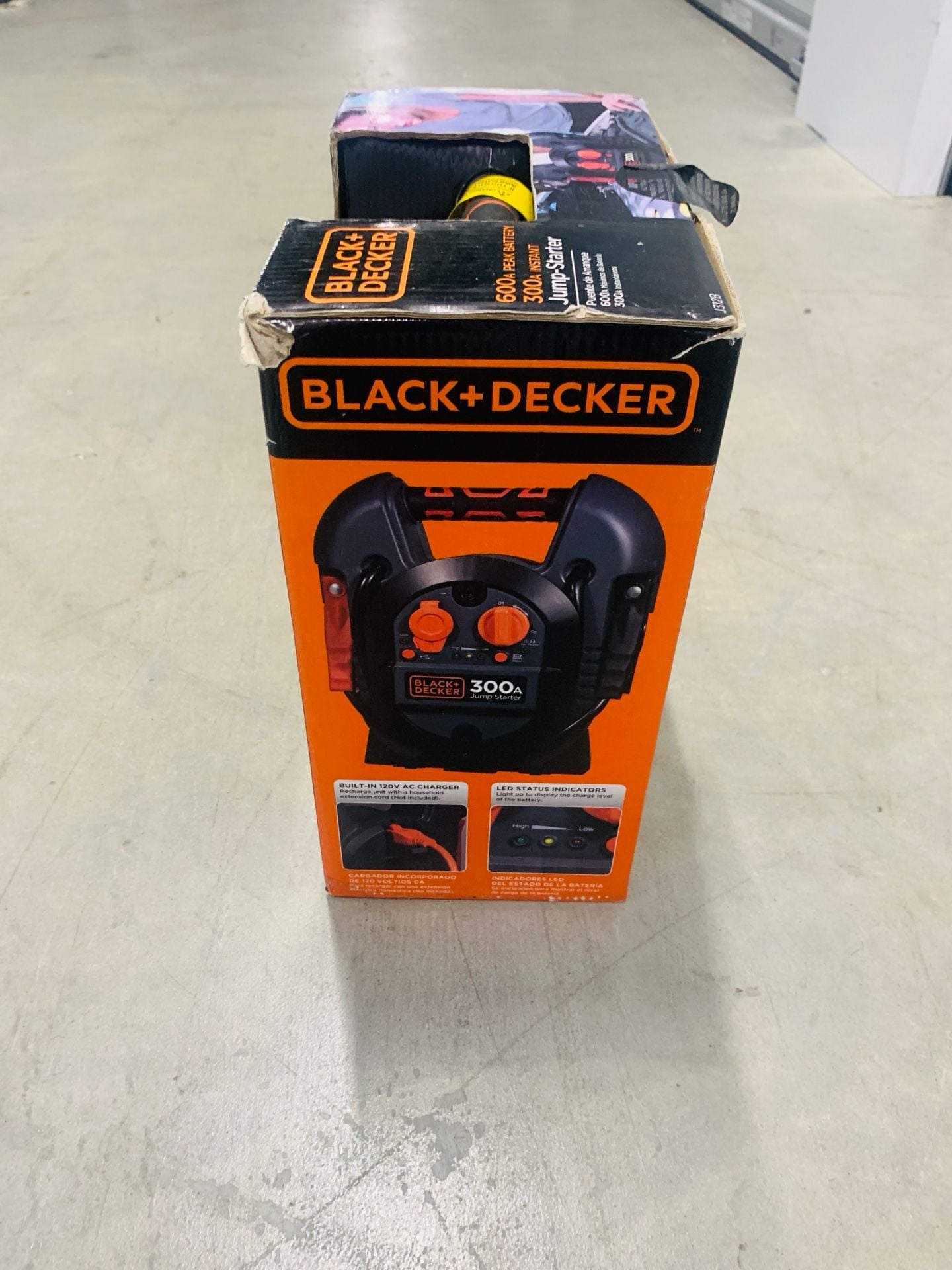 Black+Decker 300A Instant Jump Starter J312B 1