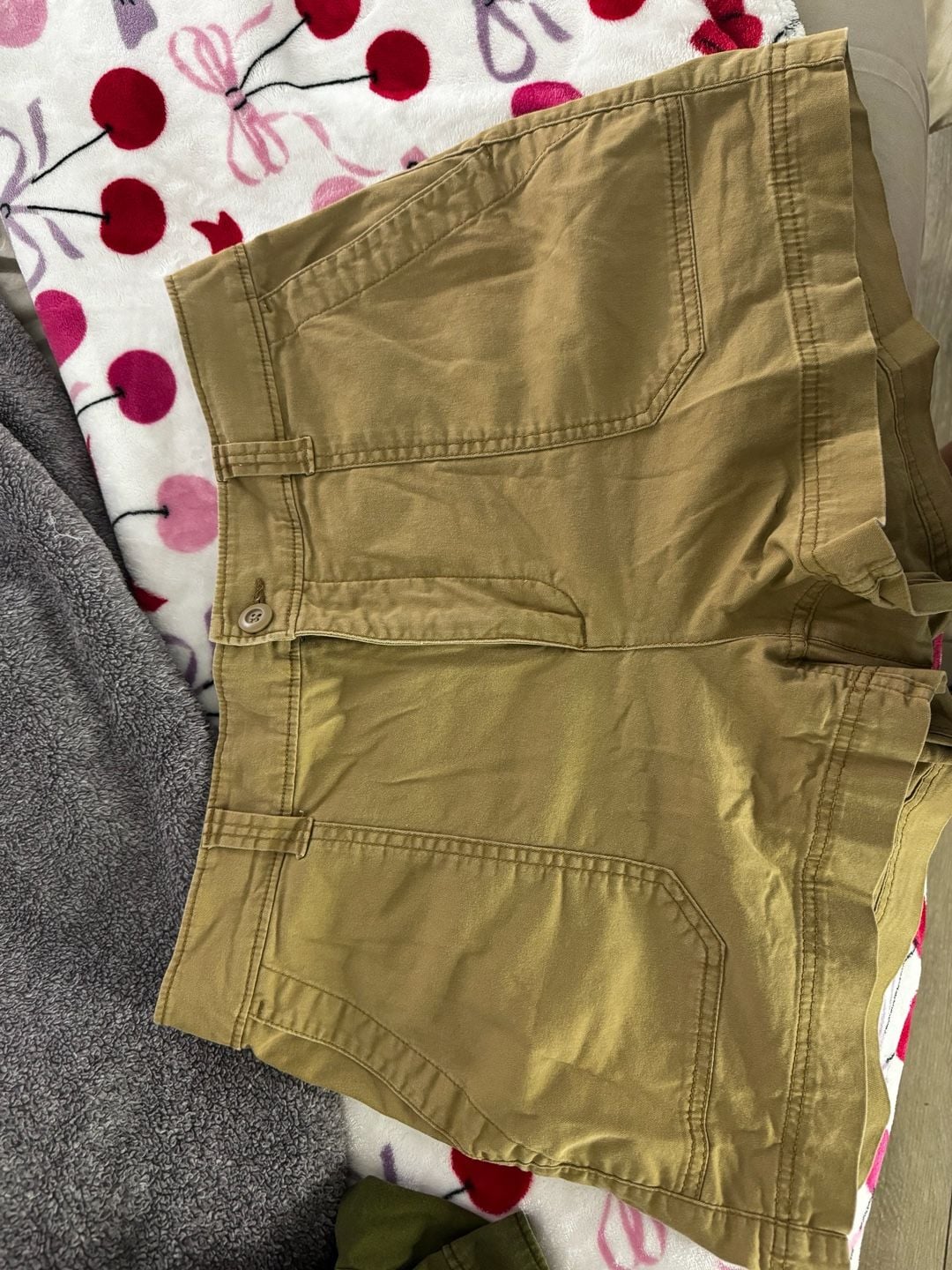 Old Navy Tan Cargo Shorts Relaxed Fit Cotton 1