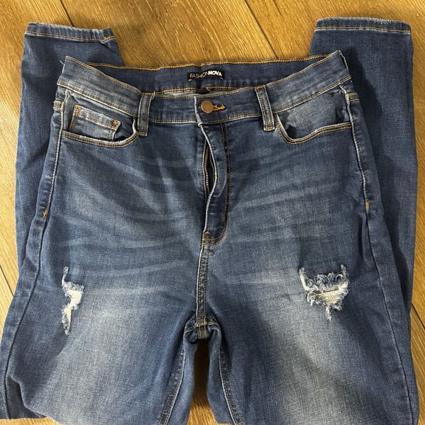 Fashion nova skinny jeans.
