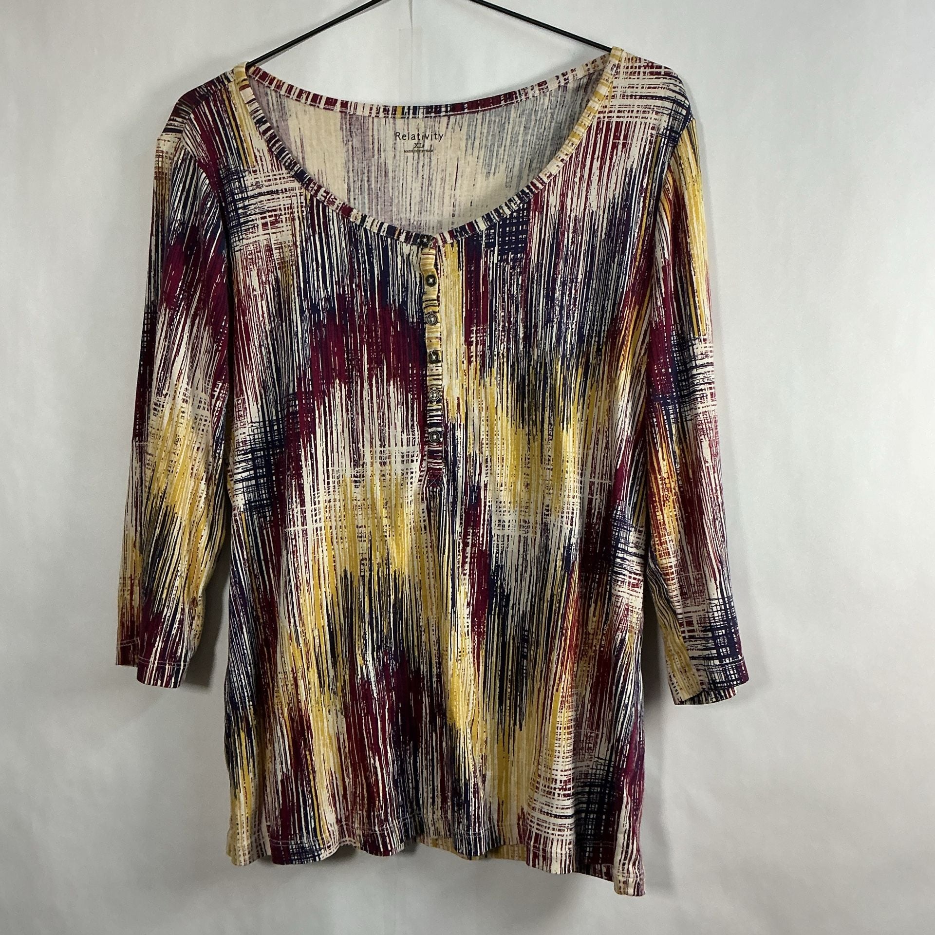 Relativity Womens Top M Henley Shirt 3/4 Sleeve Geometric Cotton Casual 2