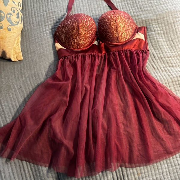 Victoria's Secret Babydoll Lingerie Size 34C Burgundy Lace Halter Dress