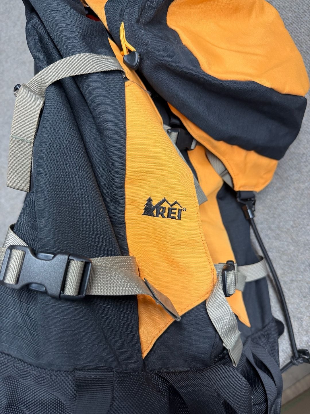 REI Hiking Backpack Black Orange Camping Day Trip Pack 3