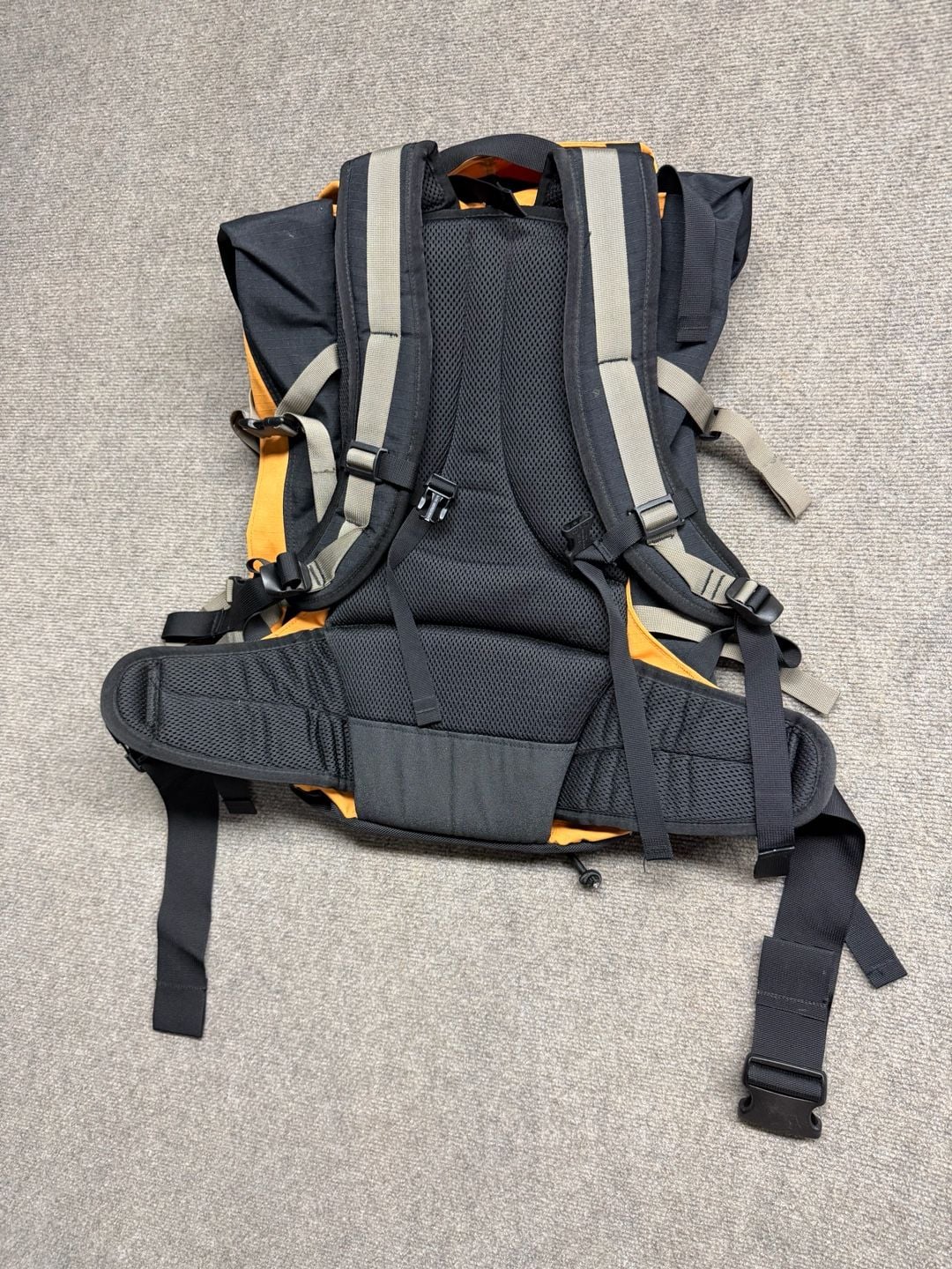 REI Hiking Backpack Black Orange Camping Day Trip Pack 4